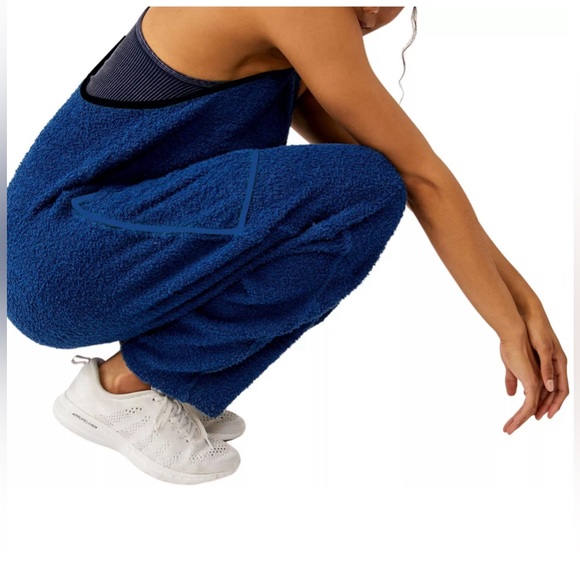 FP Movement Women's Hot Shot Cuddle Up Onesie NWT - Picture 8 of 9